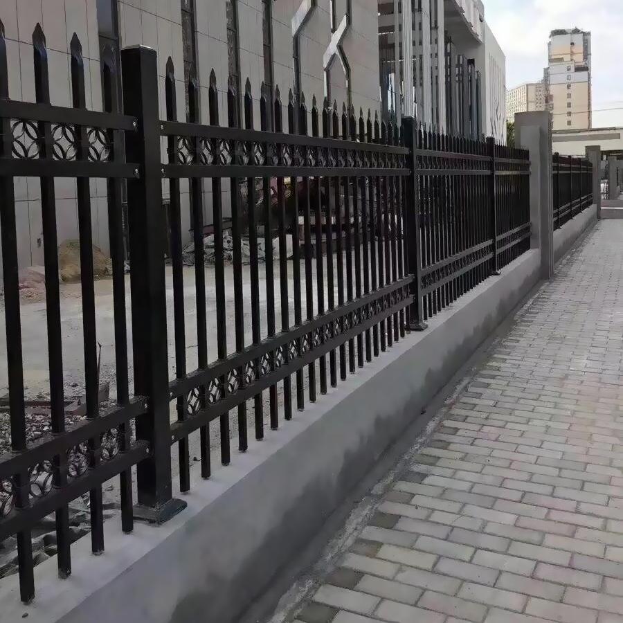 西藏小区锌钢围墙
